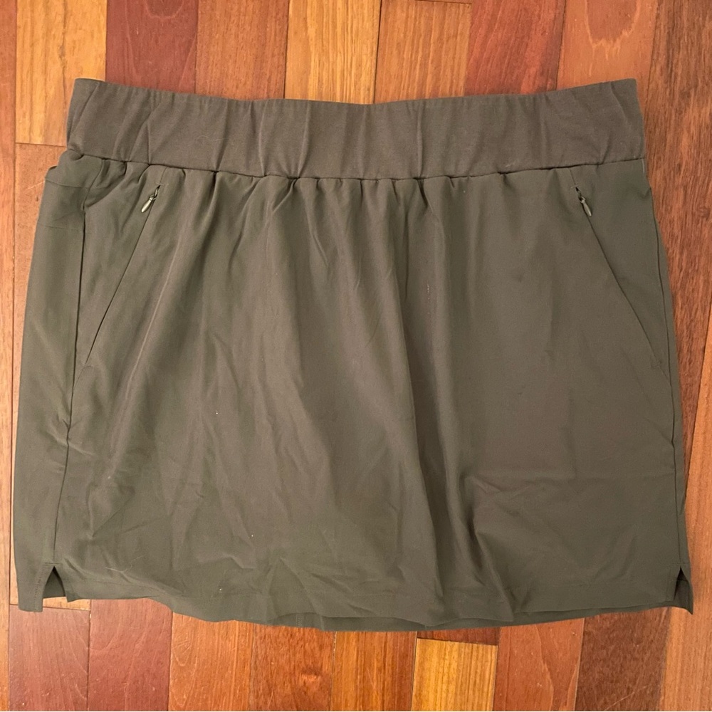 Quince Performance Tech Skort Olive Green Size XL